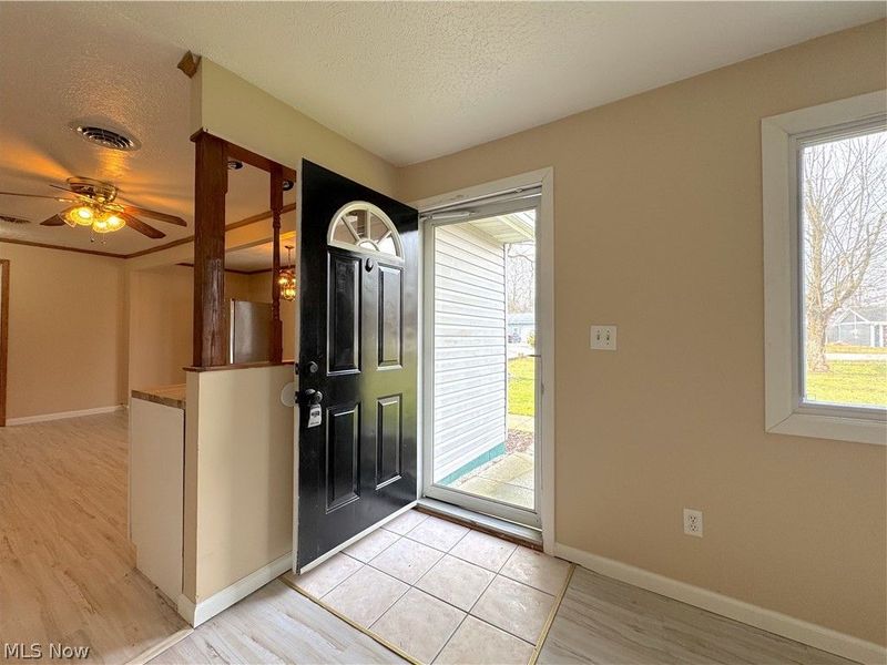 18066 Hillcrest Drive, Lake Milton, OH 44429 Photo 5