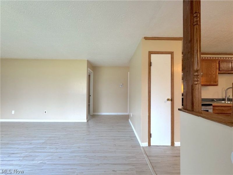 18066 Hillcrest Drive, Lake Milton, OH 44429 Photo 6