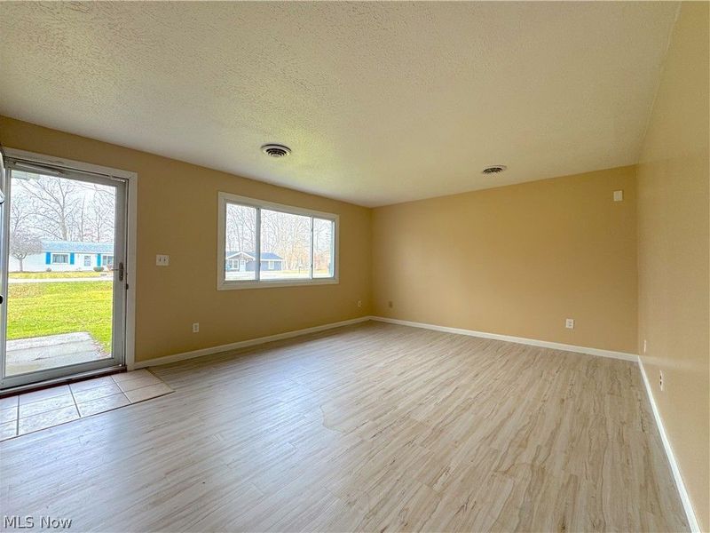 18066 Hillcrest Drive, Lake Milton, OH 44429 Photo 8