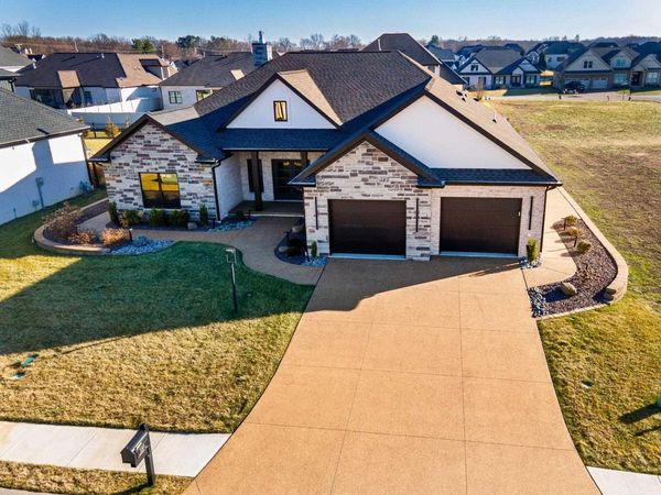 2065 Chadwick Drive, Newburgh, IN 47630