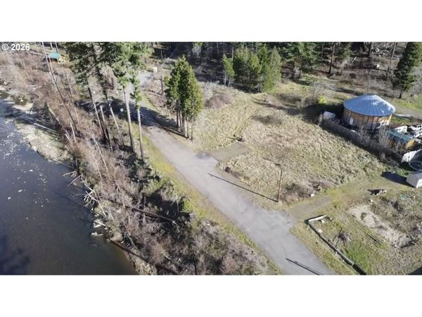 51800 ROSE ST, Unit 2, Blue River, OR 97413