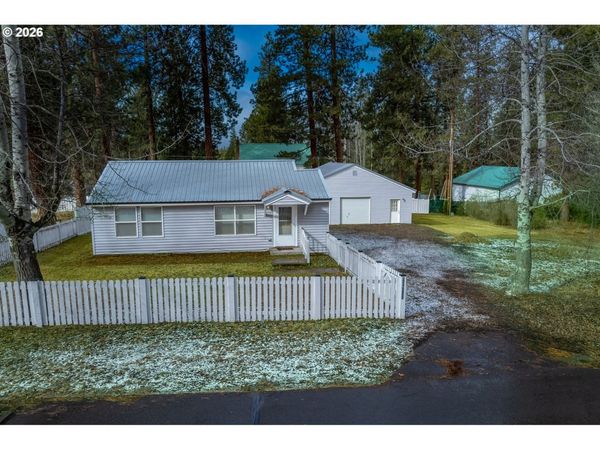 138722 RHODODENDRON ST, Gilchrist, OR 97737