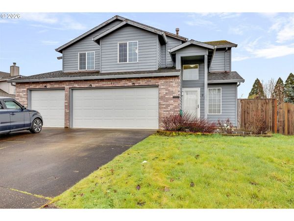 93 SALMON ST, St. Helens, OR 97051