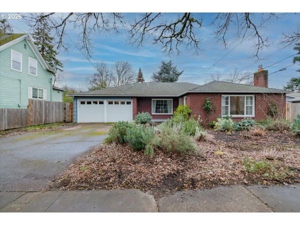1770 D NE ST, Salem, OR 97301