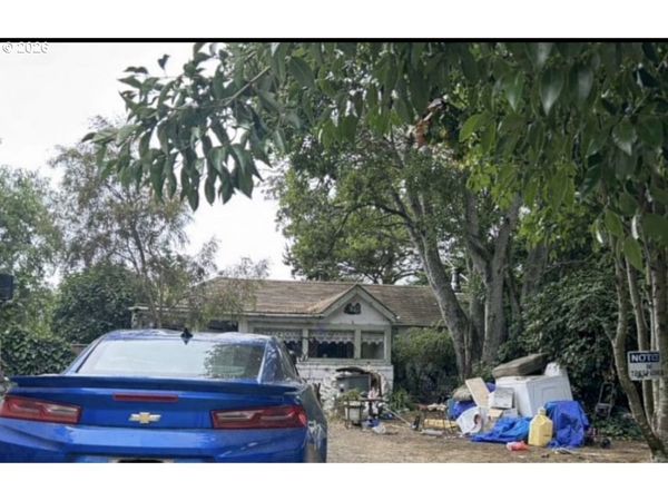 396 N WALL ST, Coos Bay, OR 97420