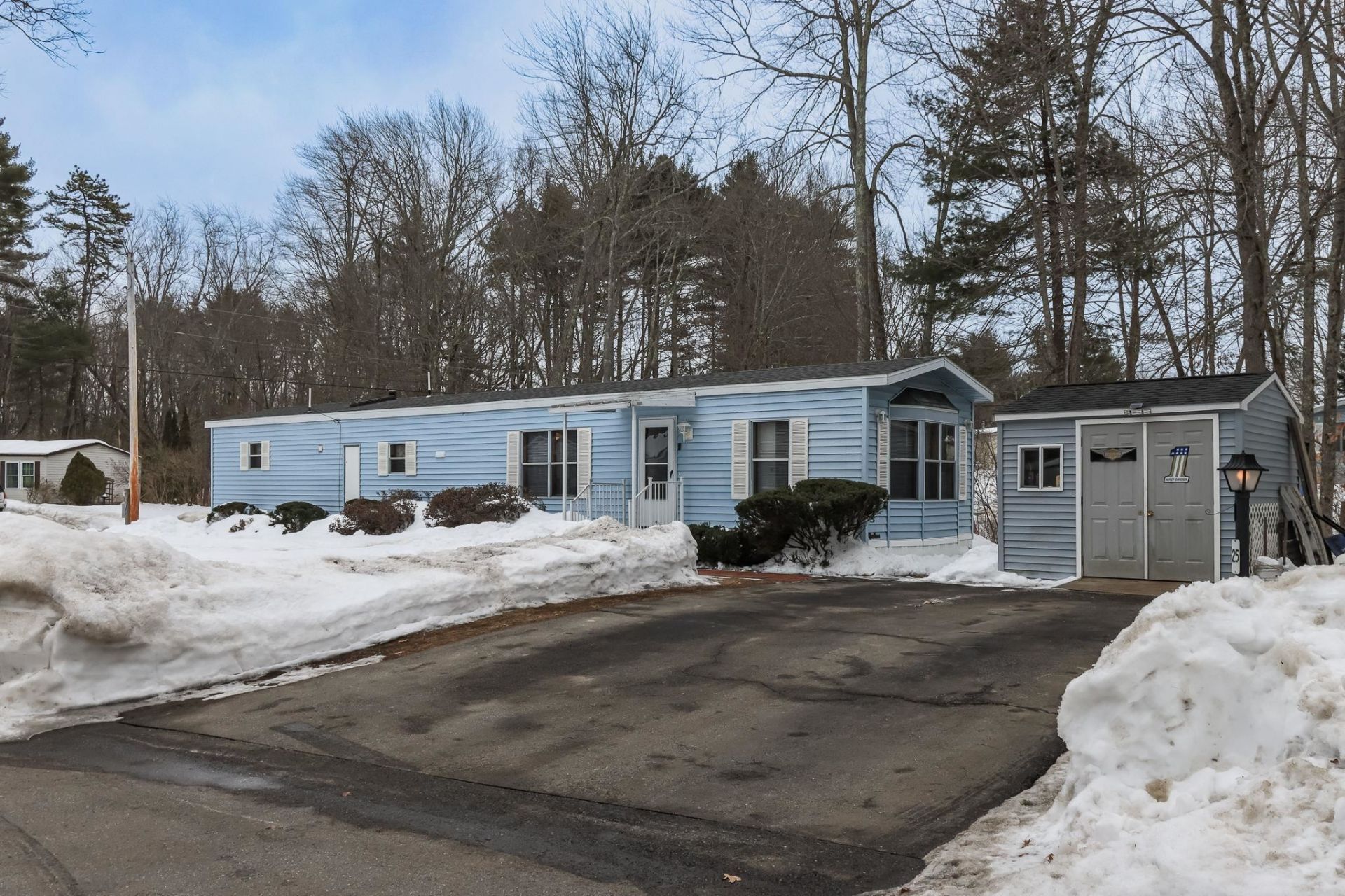 25 Village Drive, Raymond, NH 03077 Main Photo