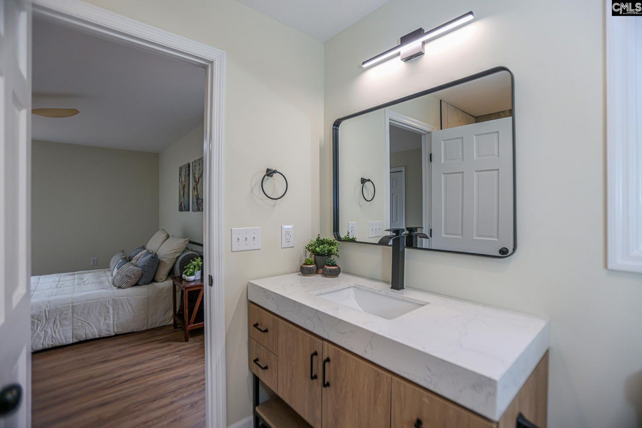 1832 Woodvalley Drive Photo 24