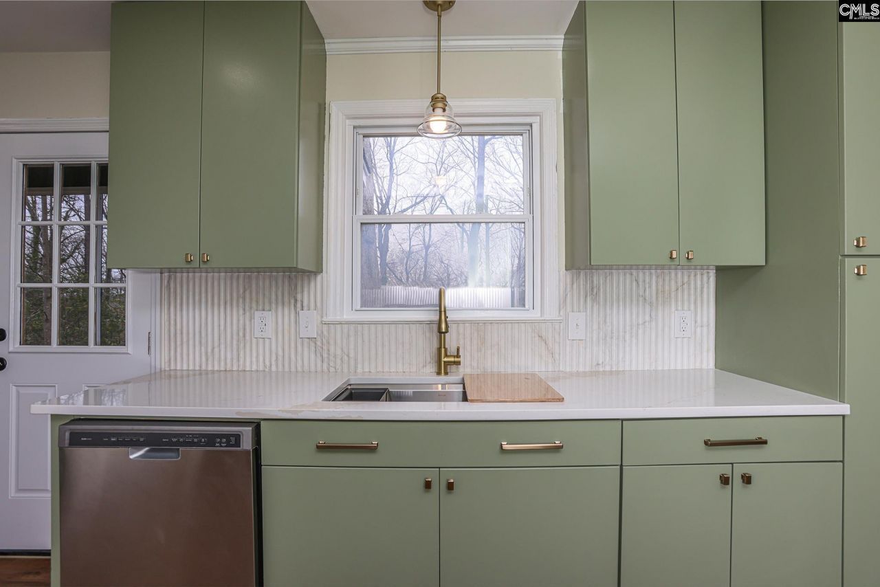 1832 Woodvalley Drive Photo 8