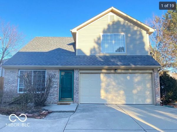 628 Mountain Pine Drive , Greenwood, IN 46143