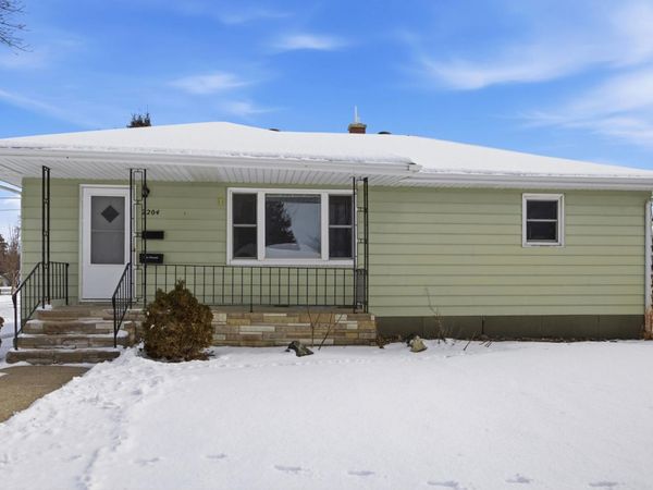 2204 7th Street S, Moorhead, MN 56560