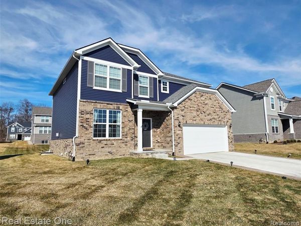 2720 Tulip Way, Commerce Twp, MI 48382