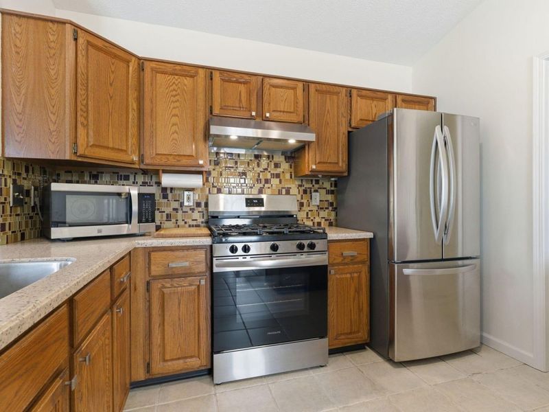 8652 Westpoint Drive, Galloway, OH 43119 Photo 14