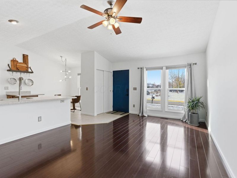 8652 Westpoint Drive, Galloway, OH 43119 Photo 4