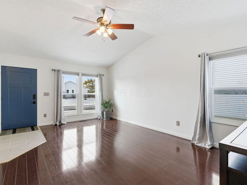 8652 Westpoint Drive, Galloway, OH 43119 Photo 6