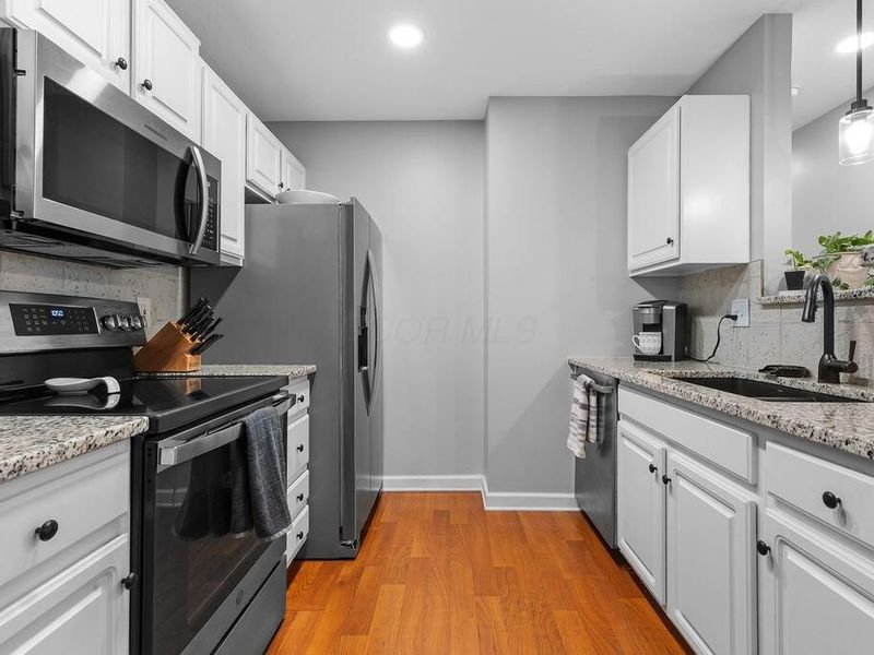 8378 Greyhawk Circle, Columbus, OH 43240 Photo 10