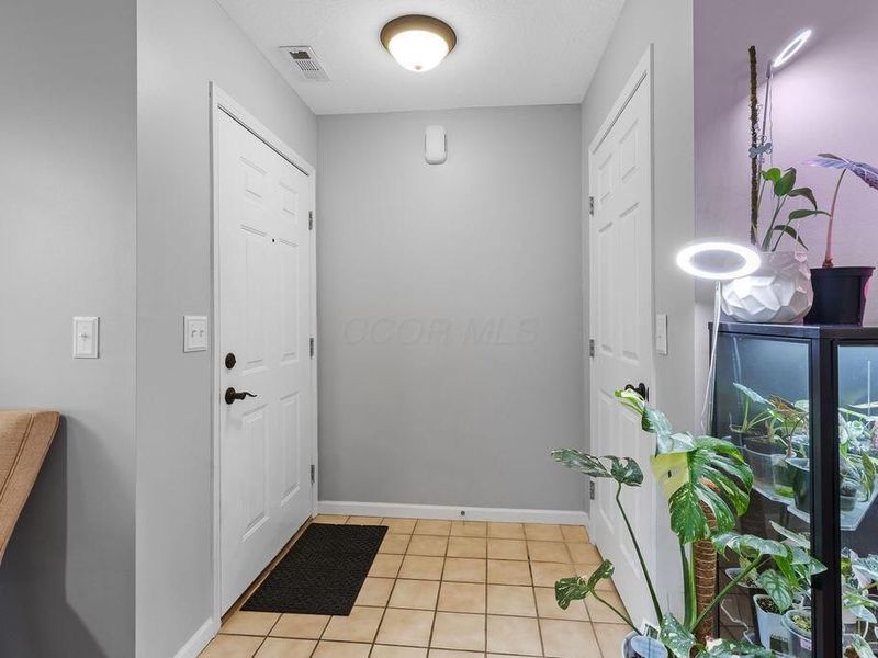 8378 Greyhawk Circle, Columbus, OH 43240 Photo 24