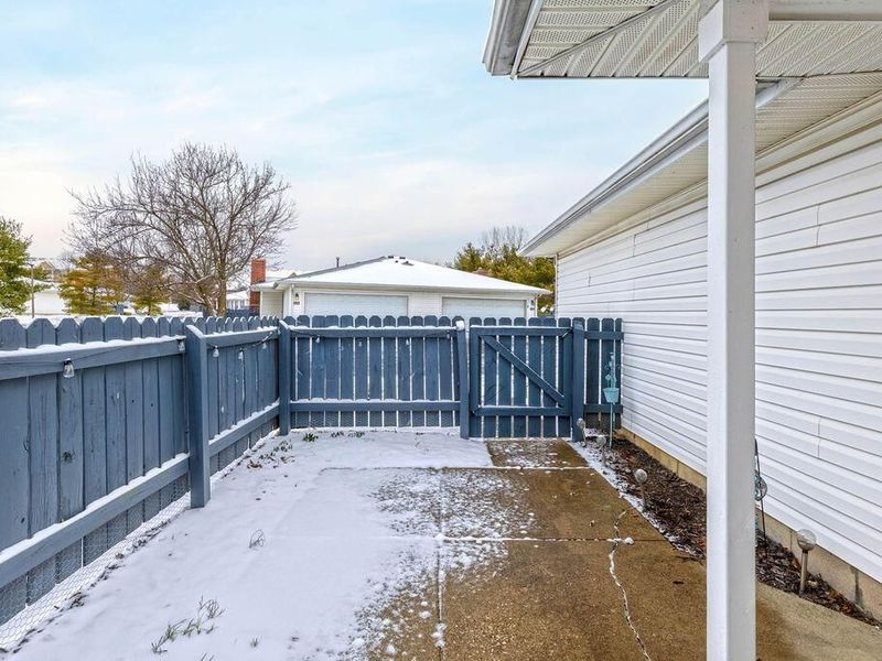 8378 Greyhawk Circle, Columbus, OH 43240 Photo 32