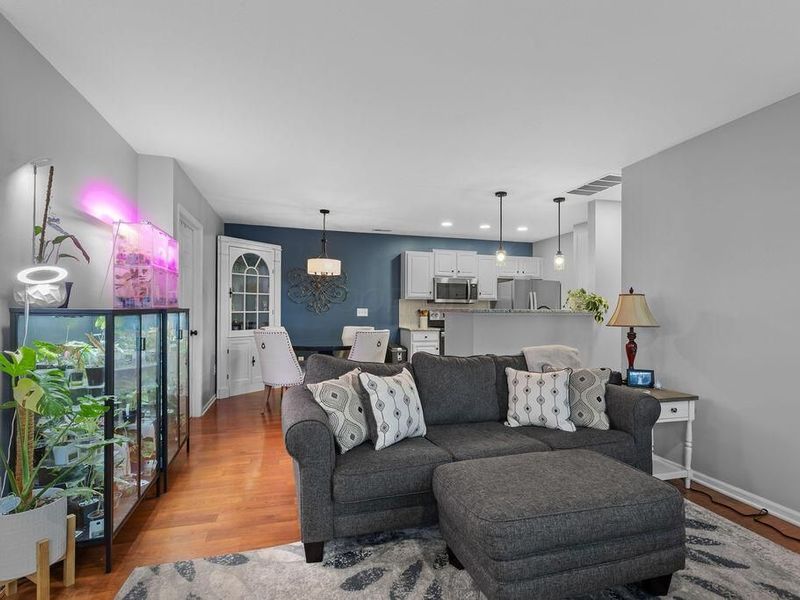 8378 Greyhawk Circle, Columbus, OH 43240 Photo 6