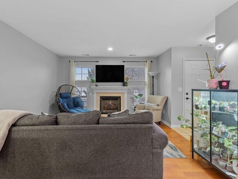 8378 Greyhawk Circle, Columbus, OH 43240 Photo 7