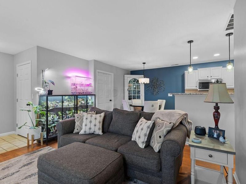 8378 Greyhawk Circle, Columbus, OH 43240 Photo 9