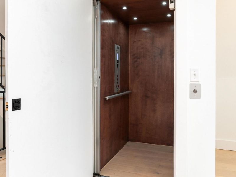 564 Lathrop Street , Columbus, OH 43206 Photo 13