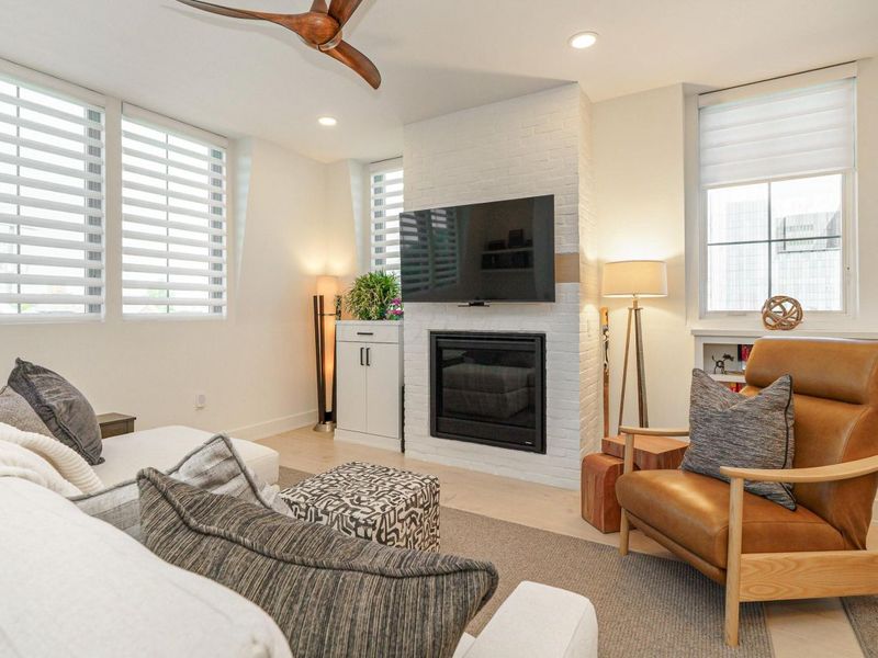 564 Lathrop Street , Columbus, OH 43206 Photo 2