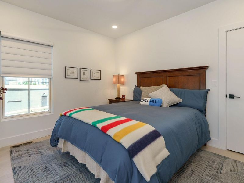 564 Lathrop Street , Columbus, OH 43206 Photo 22