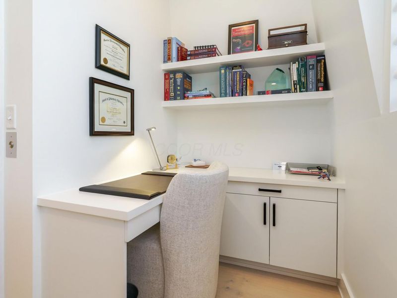 564 Lathrop Street , Columbus, OH 43206 Photo 6