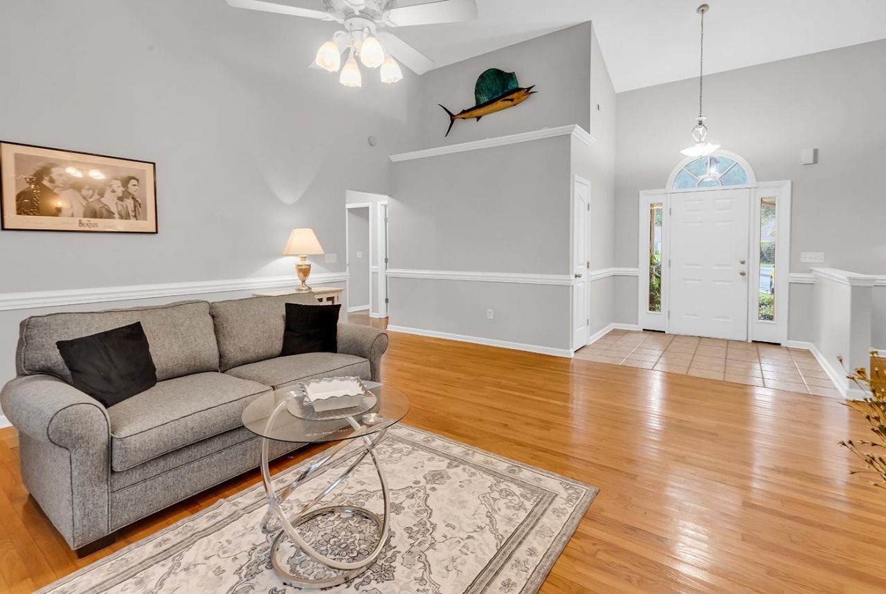 527 Alderly Ct. Photo 10