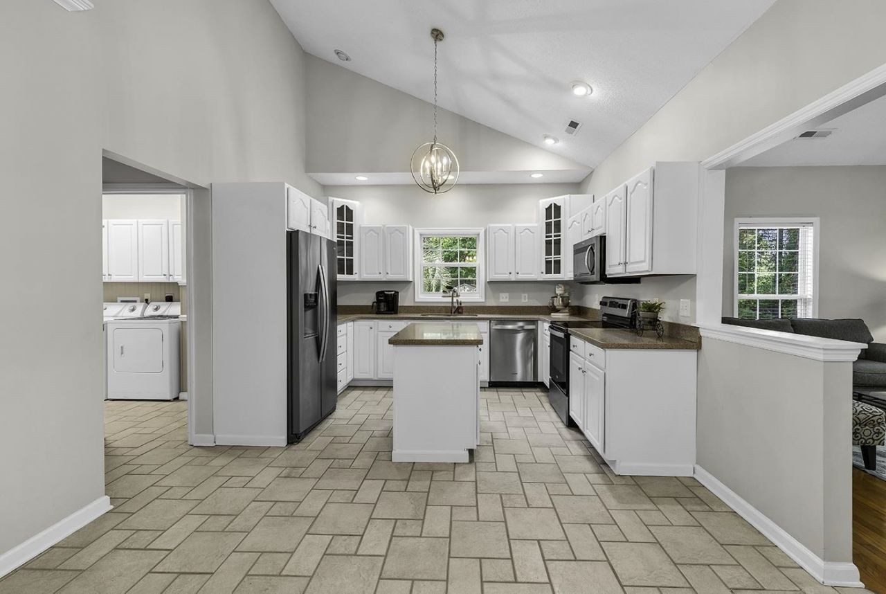527 Alderly Ct. Photo 16