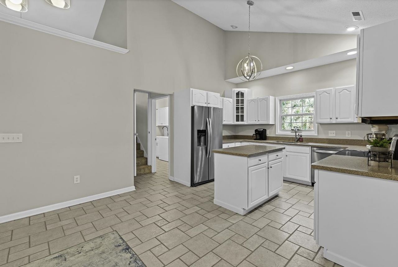 527 Alderly Ct. Photo 17