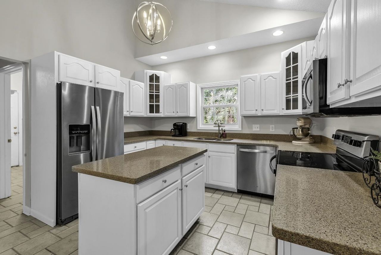 527 Alderly Ct. Photo 18