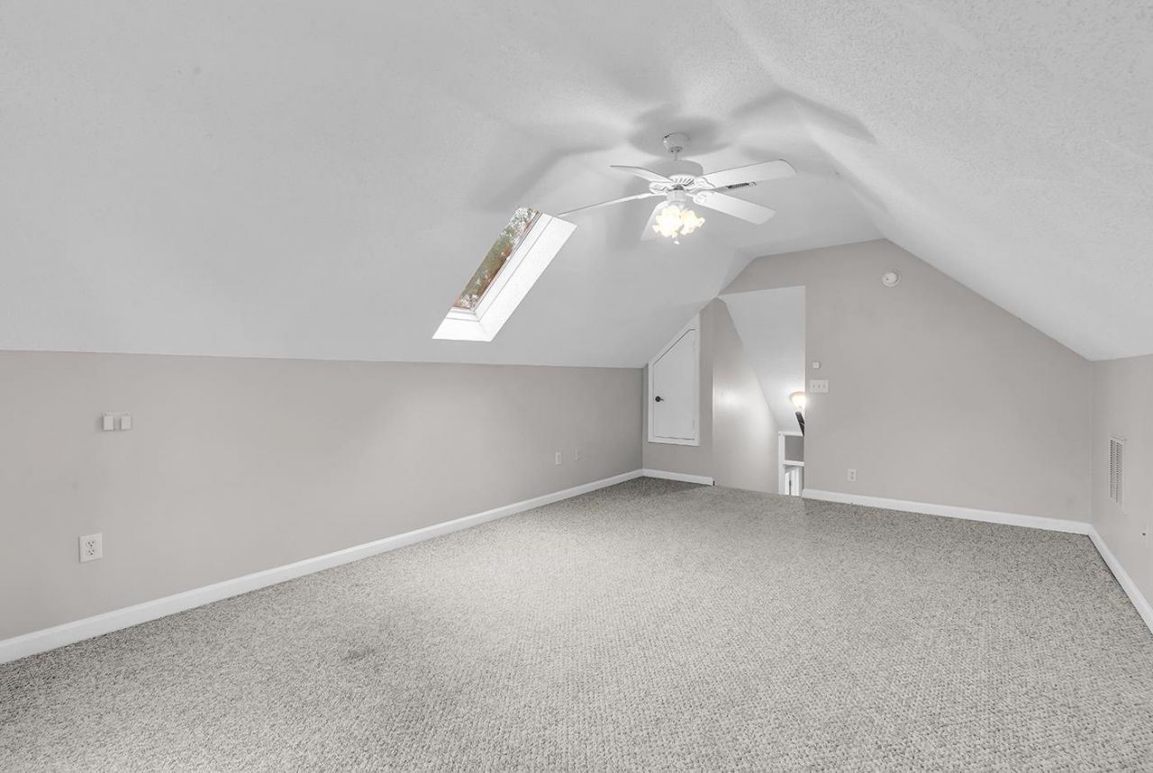 527 Alderly Ct.  Photo 24