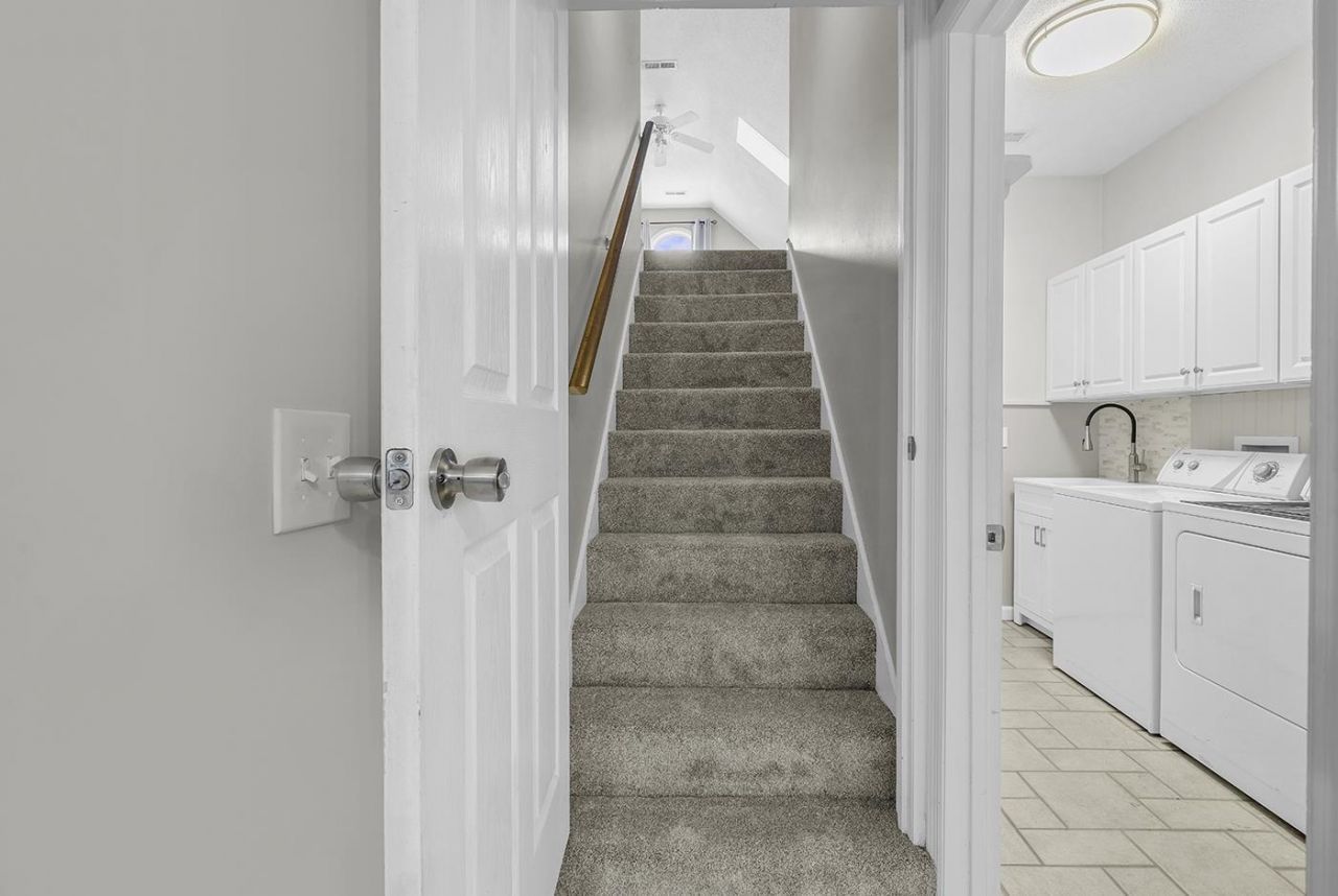 527 Alderly Ct. Photo 32