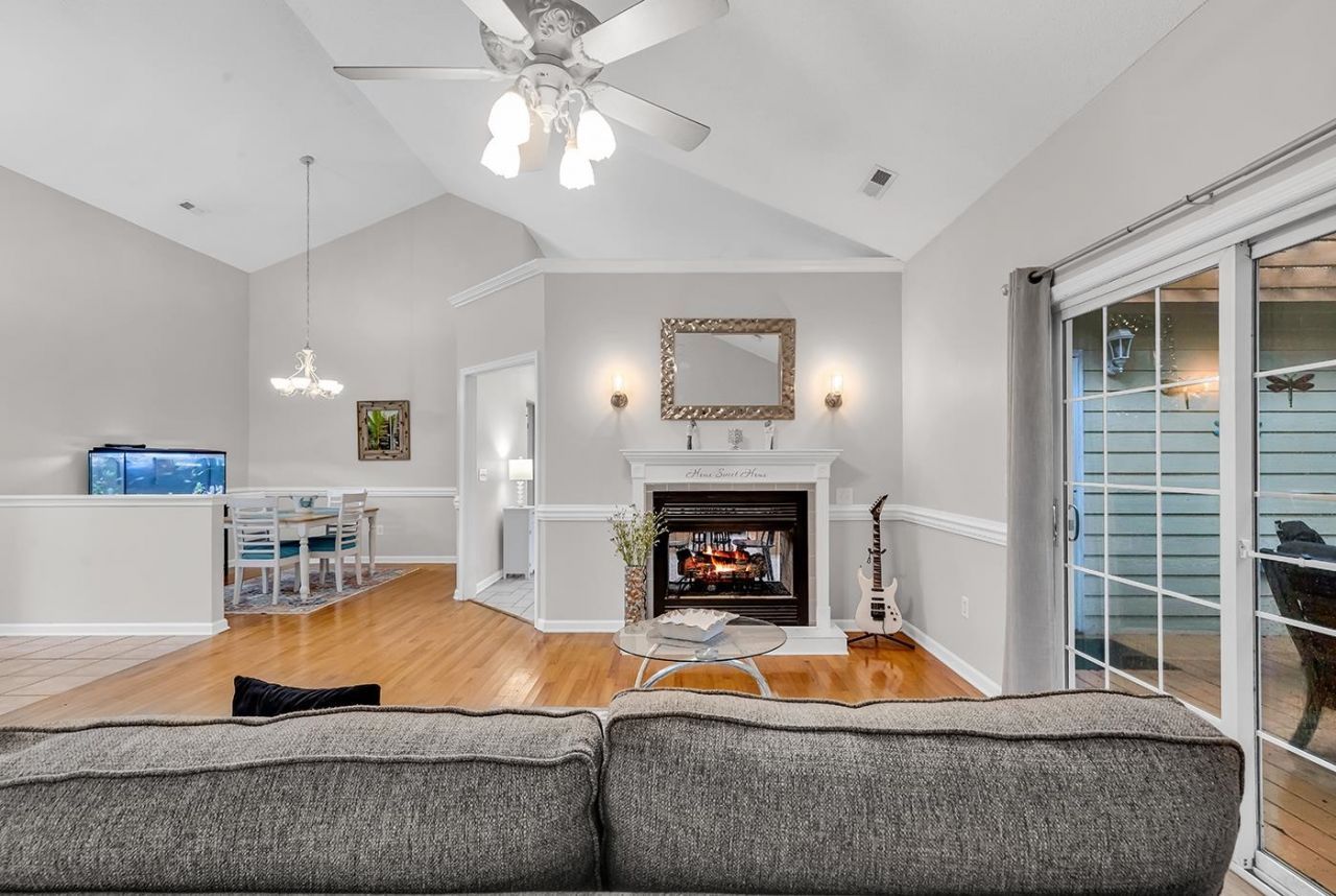527 Alderly Ct. Photo 5