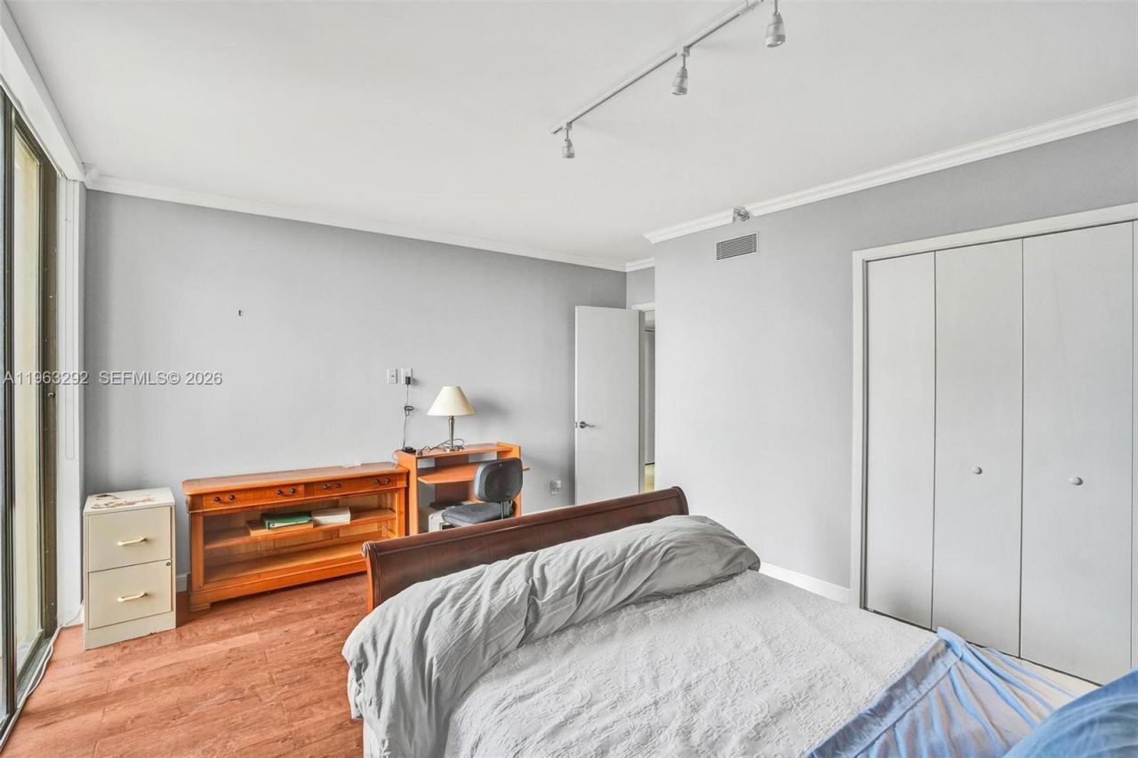 19355 Turnberry Way , Unit 8K, Aventura, FL 33180 Photo