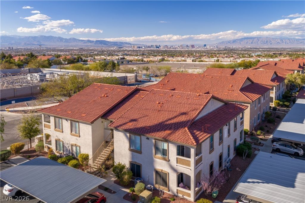 2305 W Horizon Ridge Parkway, Unit 2124, Henderson, NV 89052 Main Photo