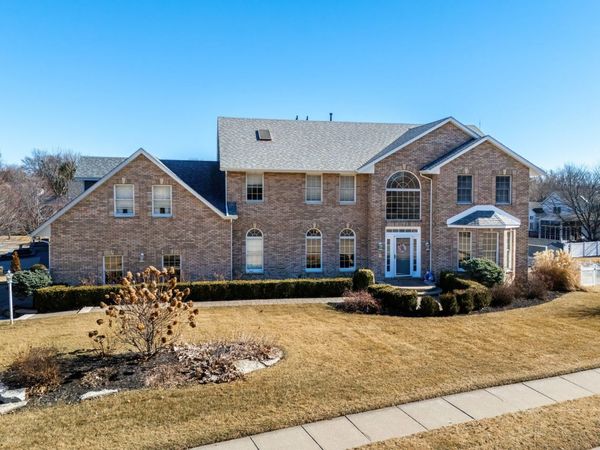 2101 Nicholas Court, Bettendorf, IA 52722