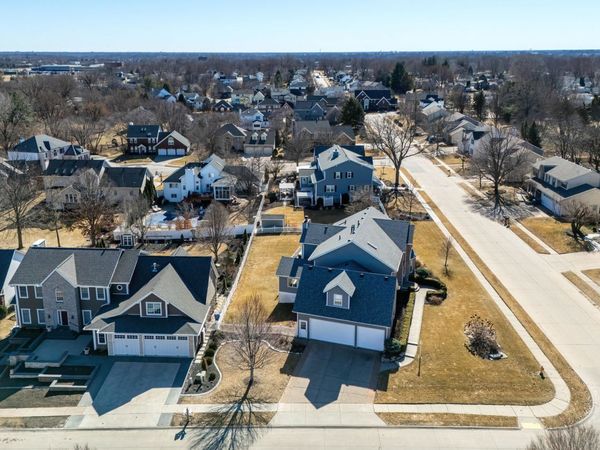 2101 Nicholas Court, Bettendorf, IA 52722