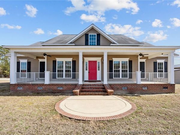 5640 Saddleback Trail, Wade, NC 28395
