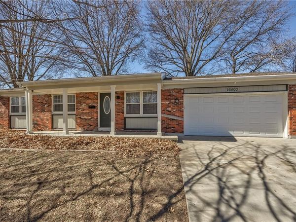 16403 E Ellison Way, Independence, MO 64055