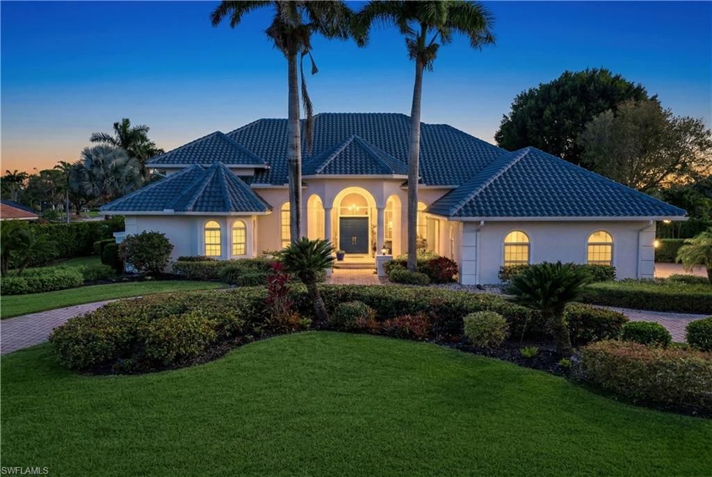 12924 Bald Cypress Ln, Naples, FL 34119 Photo