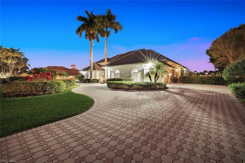 12924 Bald Cypress Ln, Naples, FL 34119 Photo
