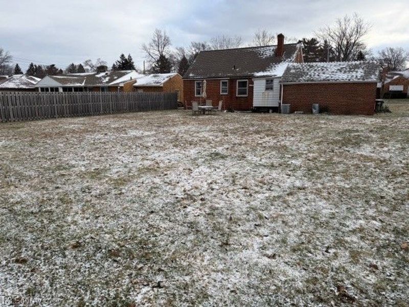 6004 Twin Lakes Drive, Parma, OH 44129 Photo 2