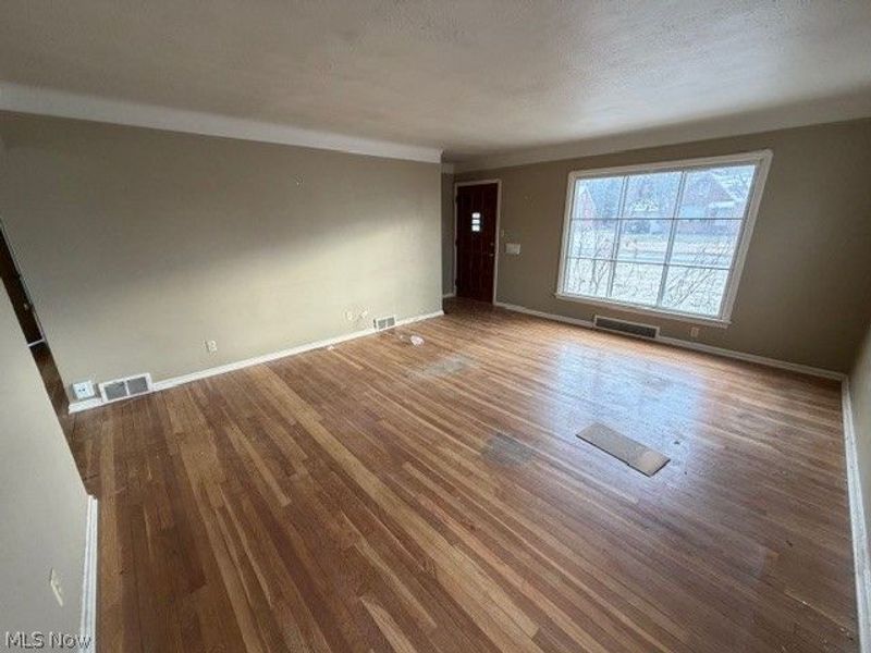 6004 Twin Lakes Drive, Parma, OH 44129 Photo 4