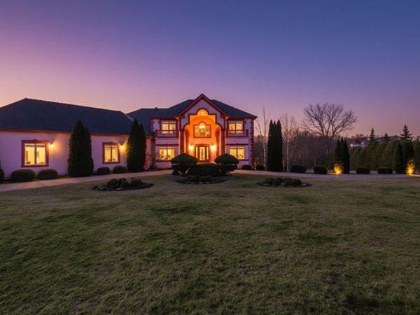 9 Falcon Lakes Drive , South Barrington, IL 60010