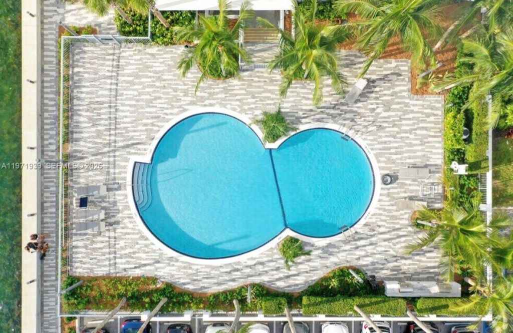 7501 E Treasure Dr, Unit 7L, North Bay Village, FL 33141 Photo