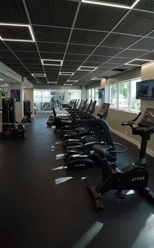 7501 E Treasure Dr, Unit 7L, North Bay Village, FL 33141 Photo