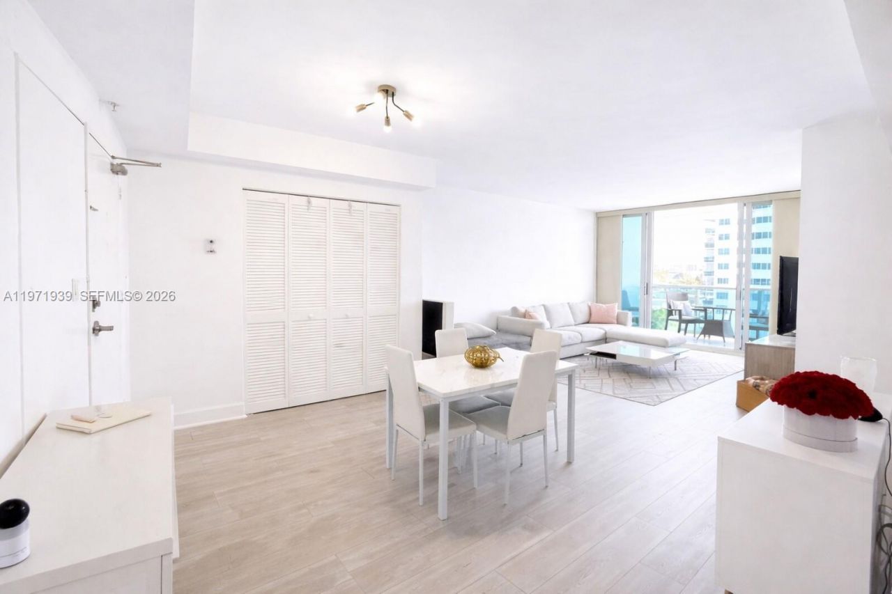 7501 E Treasure Dr, Unit 7L, North Bay Village, FL 33141 Photo