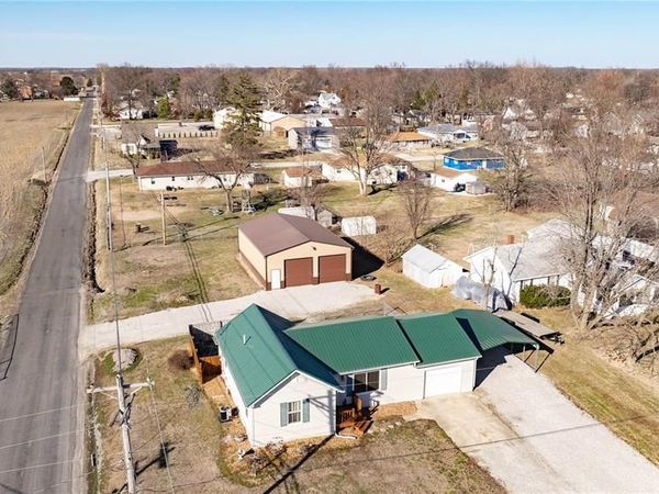 101 Sterling Drive, Moro, IL 62067